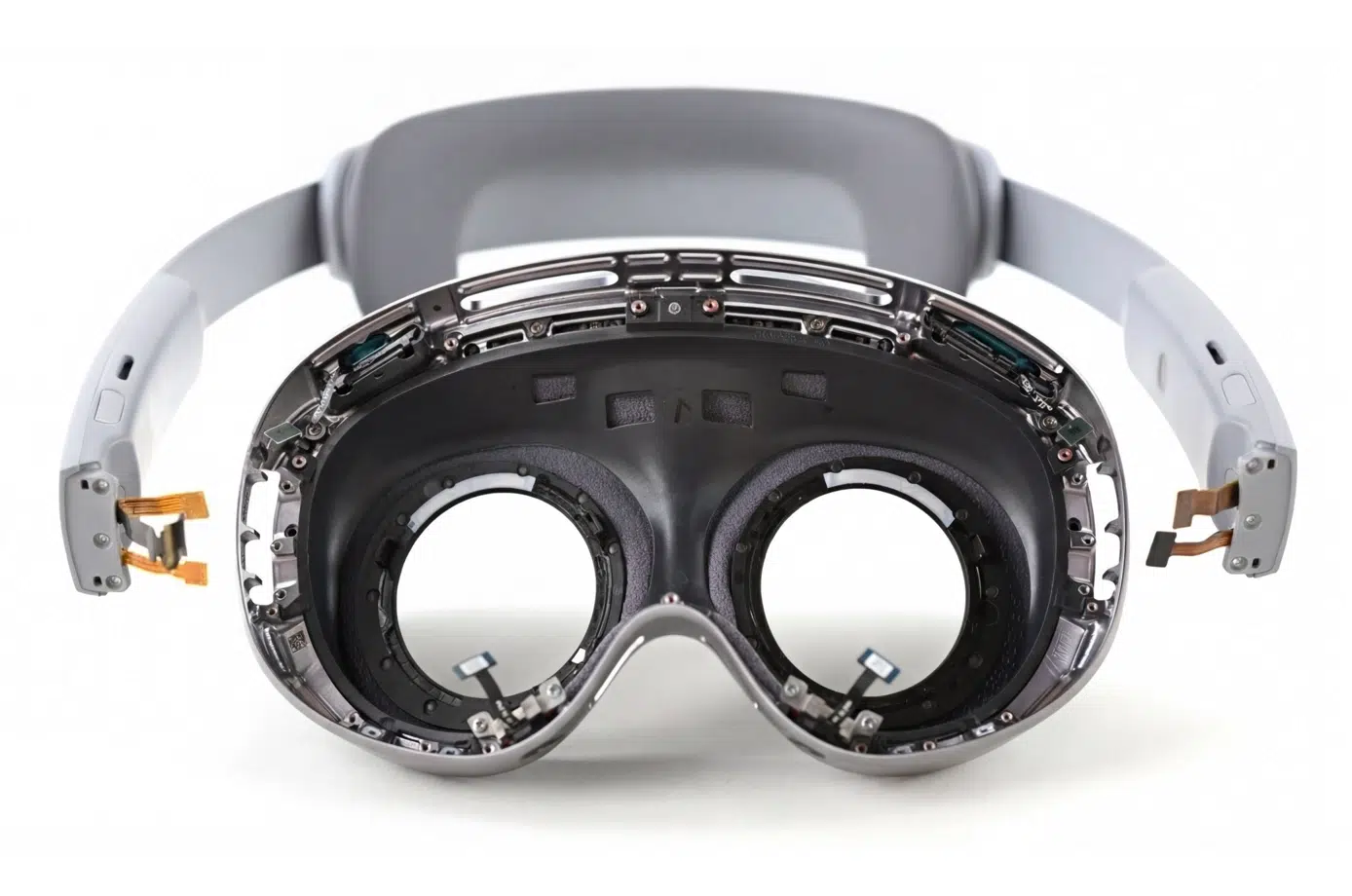 A teardown of a samsung galaxy XR headset