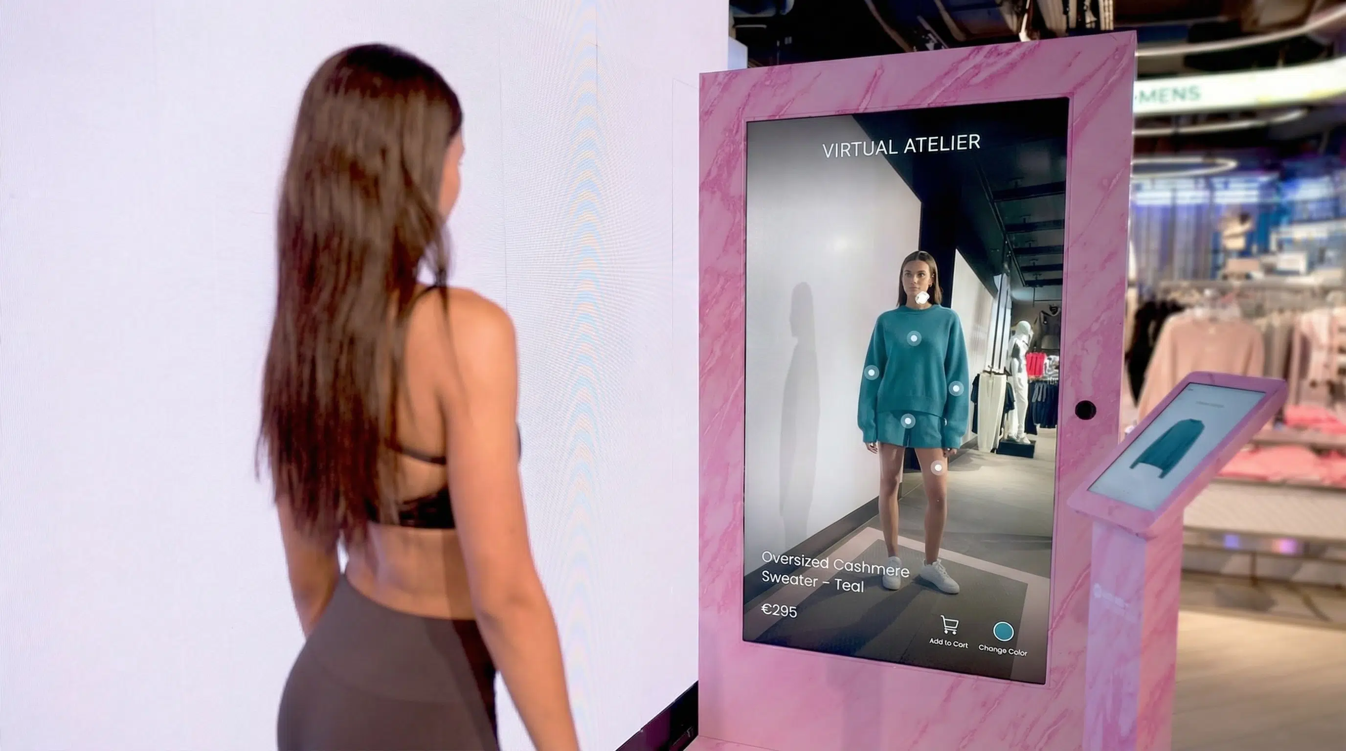 women wearing a samsung galaxy xr